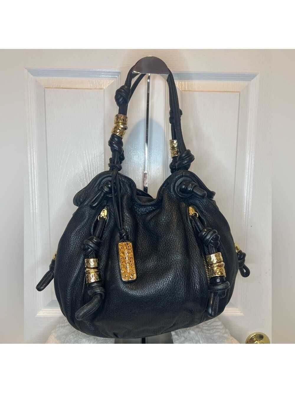 MICHAEL KORS BLACK ROSLYN LEATHER
SHOULDER BAG “THE ROSLYN” - Picture 1 of 15